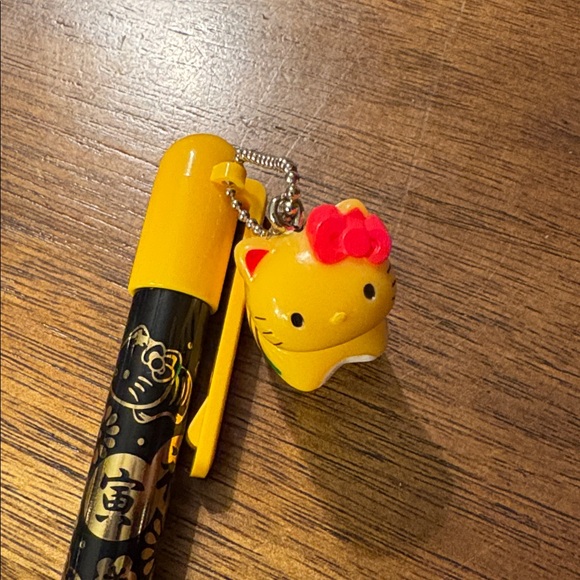 Hello Kitty Ink Pen - Picture 2 of 7